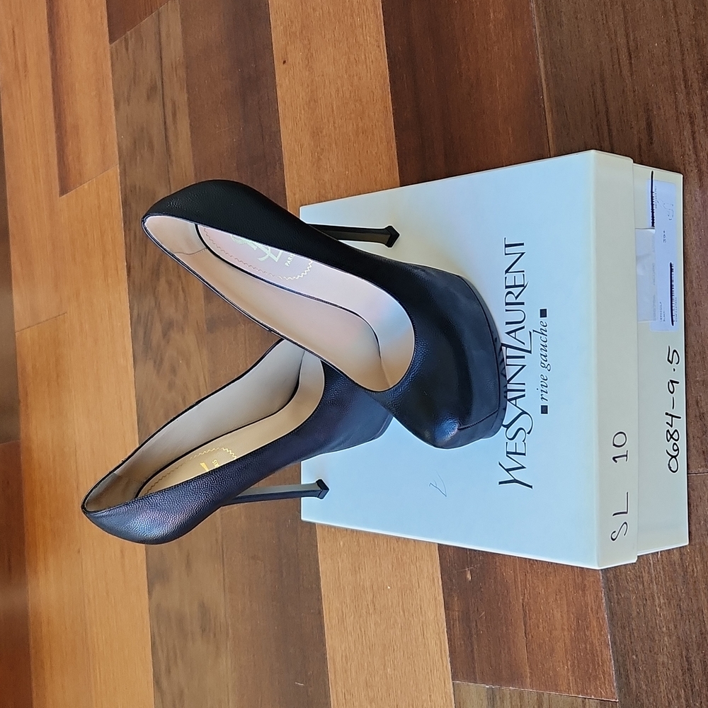 New Yves Saint Laurent Tribute Pump